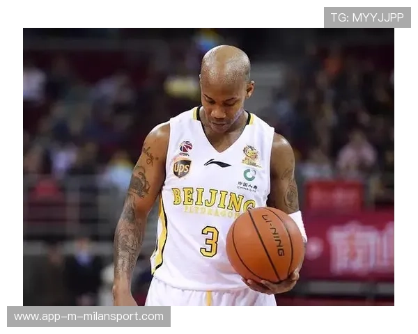 “马布里入选名人堂，篮球传奇再续辉煌”，篮球人物马布里