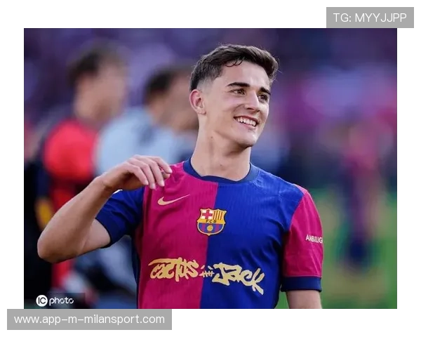 巴萨加维抢断后冷静推射：少年天才的闪耀时刻